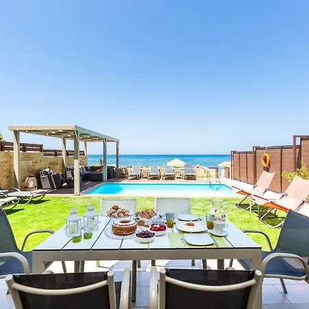 Espera Luxury Front With Pool & Bbq, By Thinkvilla Villa *