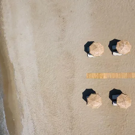 Espera Beachfront Residence, Newly Renewed With Pool & Bbq, By Thinkvilla * 罗希姆诺