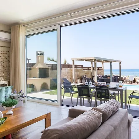 Espera Beachfront Residence, Newly Renewed With Pool & Bbq, By Thinkvilla