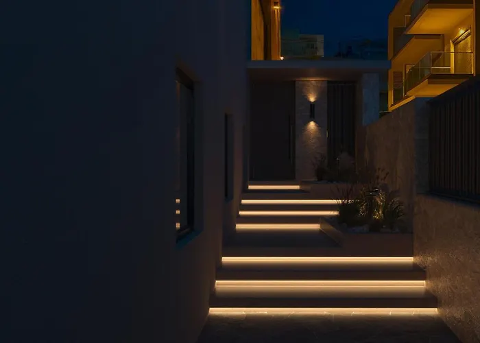 Villa Espera Beachfront Residence, Newly Renewed With Pool & Bbq, By Thinkvilla