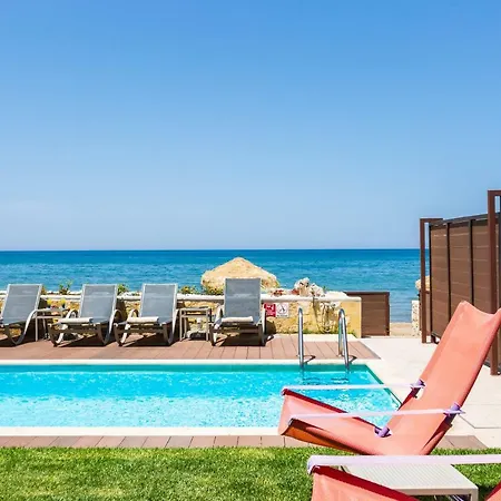 Espera Beachfront Residence, Newly Renewed With Pool & Bbq, By Thinkvilla Retimno