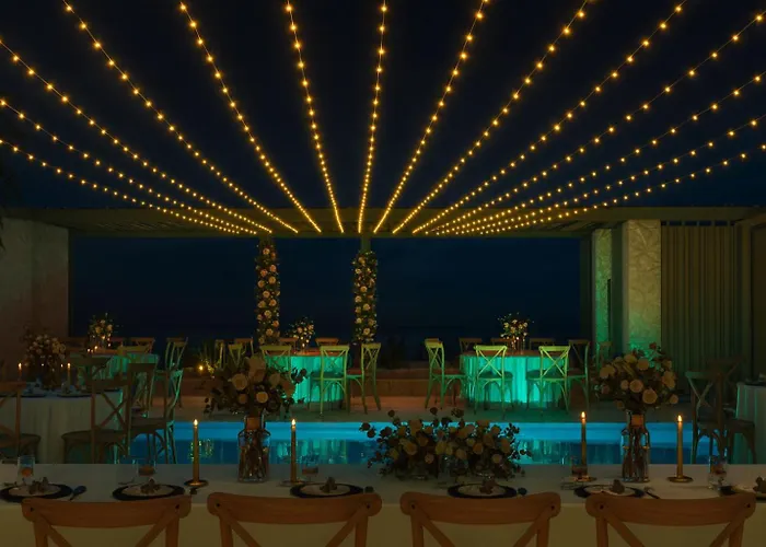 Вилла Espera Beachfront Residence, Newly Renewed With Pool & Bbq, By Thinkvilla