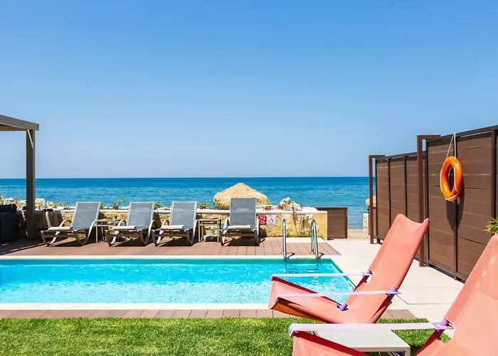 Espera Beachfront Residence, Newly Renewed With Pool & Bbq, By Thinkvilla Ретимно